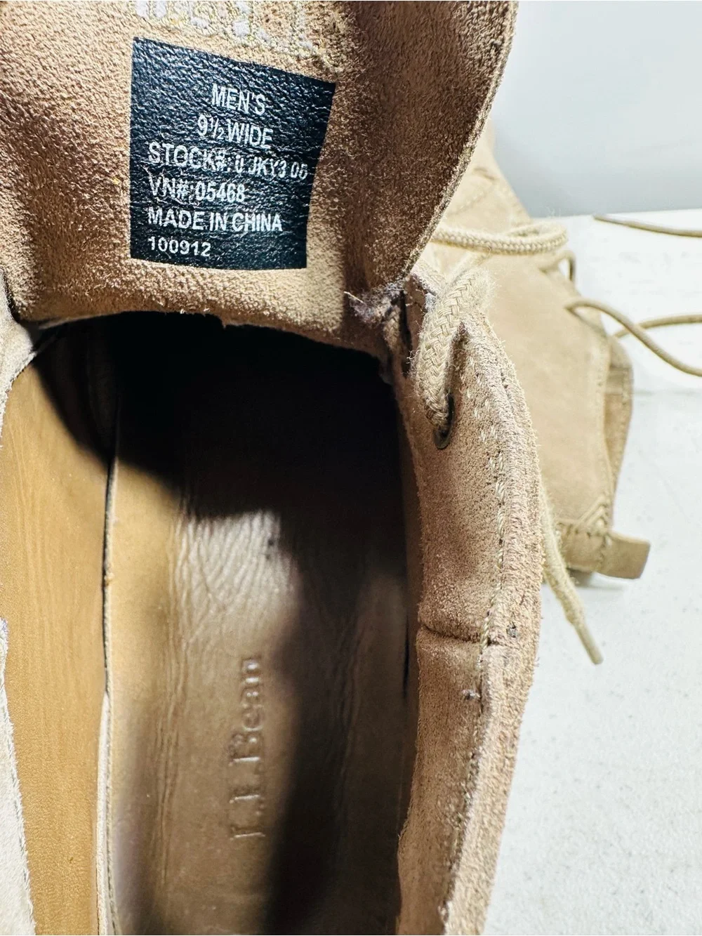 L.L. Bean men's tan suede desert chukka boot size 9,5 W